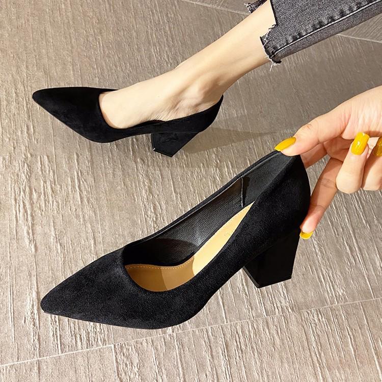 

Черные замшевые рабочие туфли на среднем каблуке для женщин - удобные профессиональные туфли на высоком каблуке heel height 5cm; size 40 чёрный