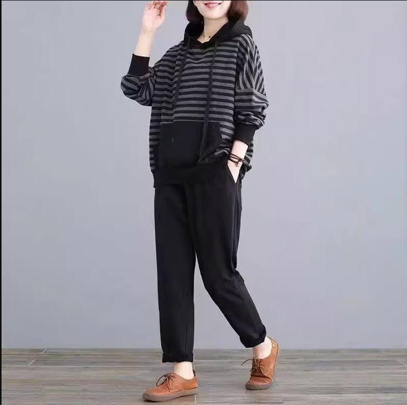 Plus Size Women's Sporty Stripe Hooded Autumn Set - Loose Casual Sweatshirt for Spring