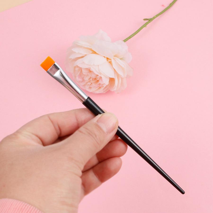 Einzelner flacher Pinsel, Präzisions-Concealer-Eyeliner-Pinsel, professioneller Lidschattenpinsel, tragbarer Make-up-Augenbrauenpinsel