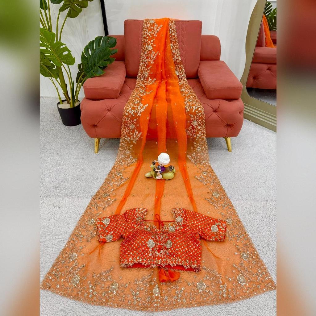Perfect pentru petreceri, ținute festive și evenimente elegante de seară saree