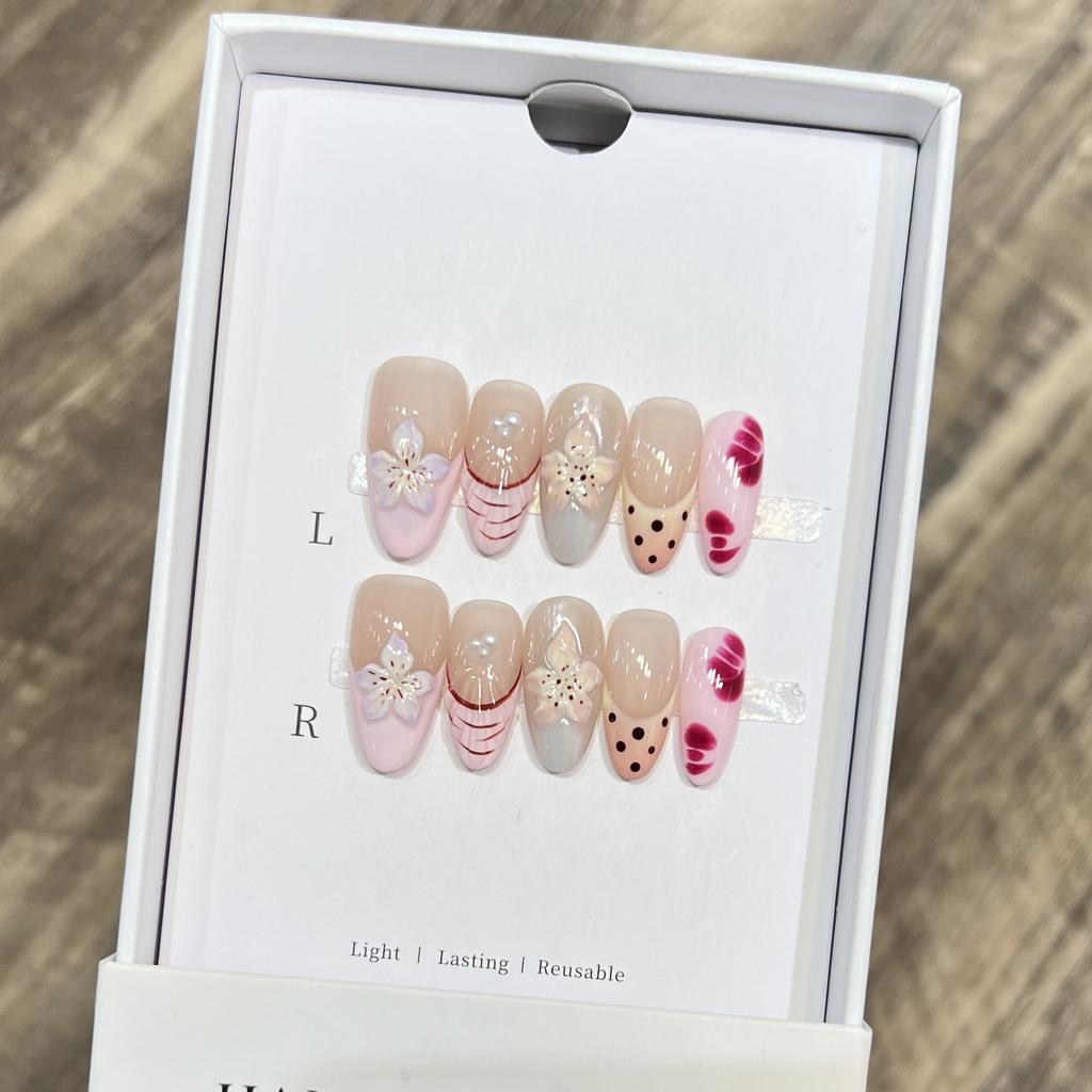 10Pcs Nude Pink Short Almond Press On Nails With Gold Stripe Bow 3D Floral White French Tip Reusable Stick On Manicure