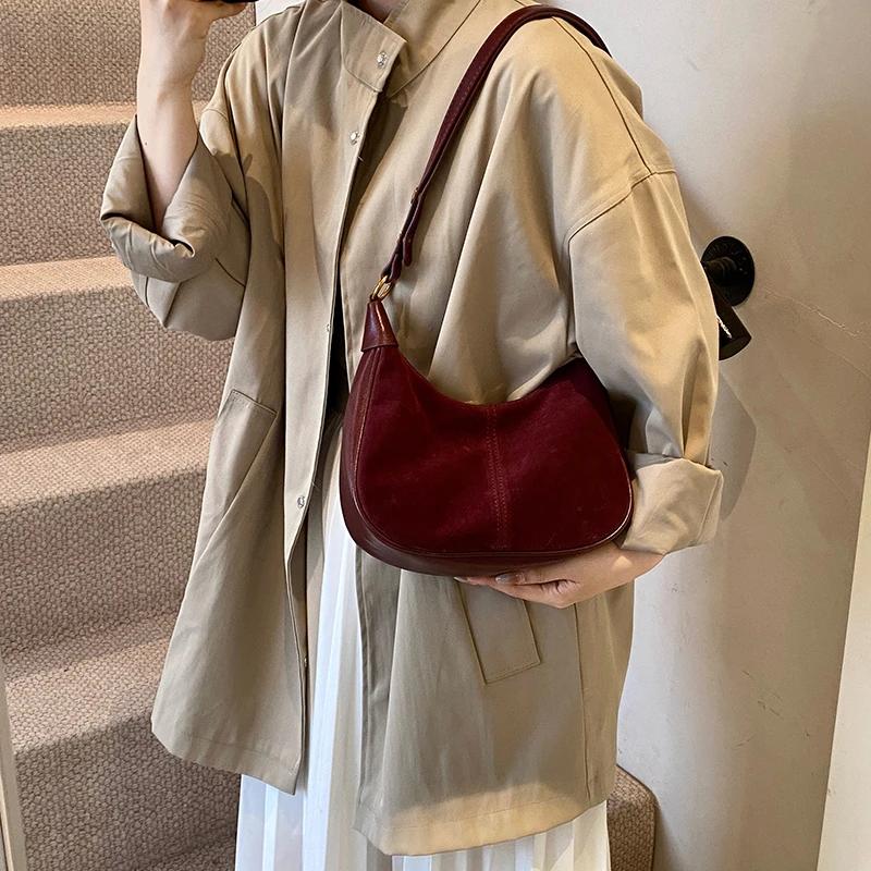 Bolsos cruzados de PU sólido de media luna, nueva moda, alta calidad, ligeros, novedosos, sensación avanzada, bolsos de hombro retro británicos