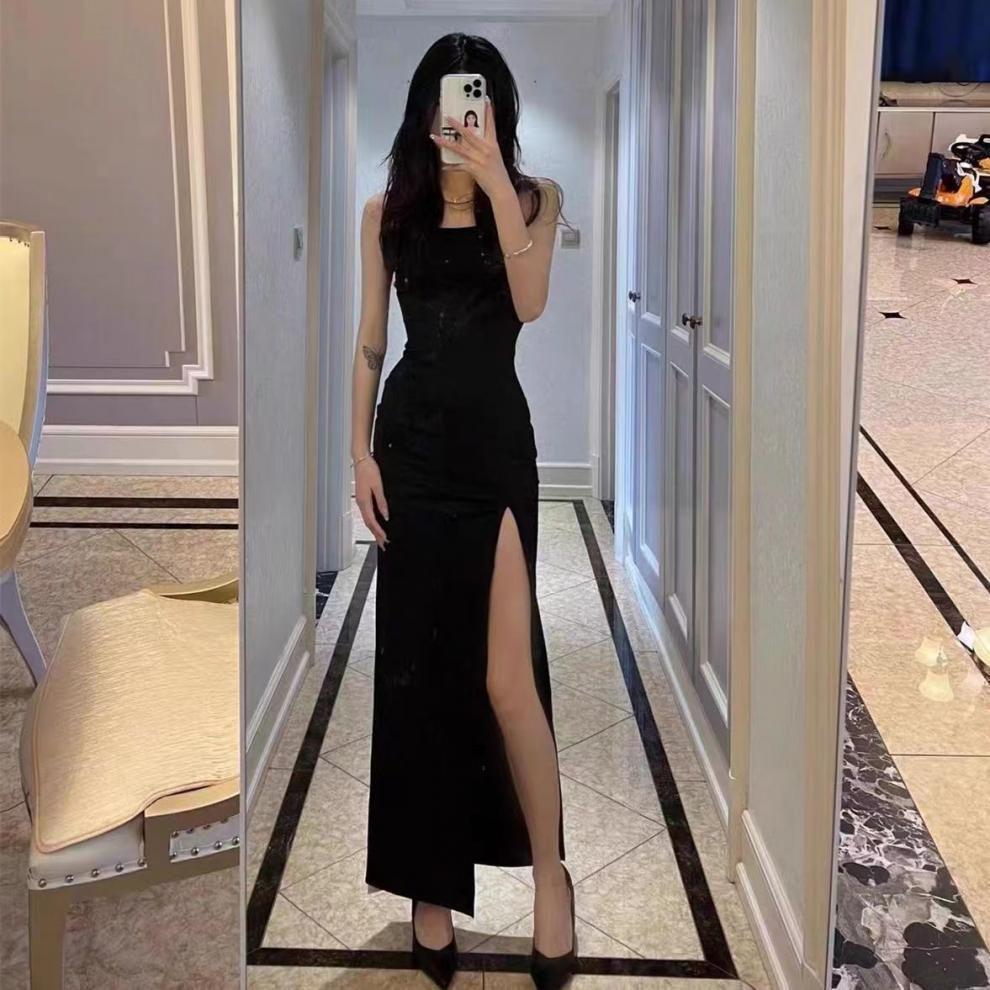Mature Spicy Girl Black Spaghetti Strap Maxi Dress with Slit – Slimming, Hip-Hugging, Dominant Style