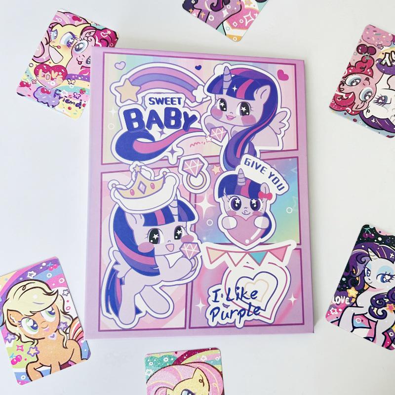

Альбом для карточек My Little Pony с четырьмя ячейками и пряжкой-грибом 1 Divider