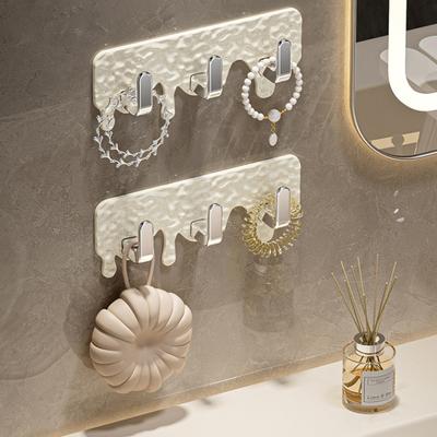Badezimmer Haken Wandmontiert Handtuchhaken Klebe Haken für Haargummis mit 3 Haken für Küchenutensilien Schlafzimmer Eingangsbereich
