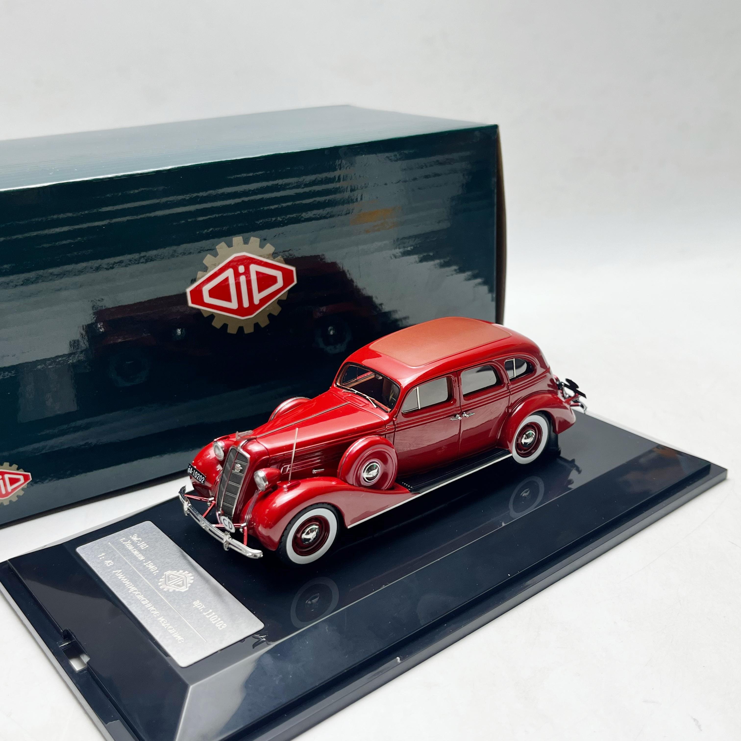 

Dip 1/43 Scale ZIS-101 Luxury sedan in Moscow, Soviet Union Collection and display of simulated resin car models красный