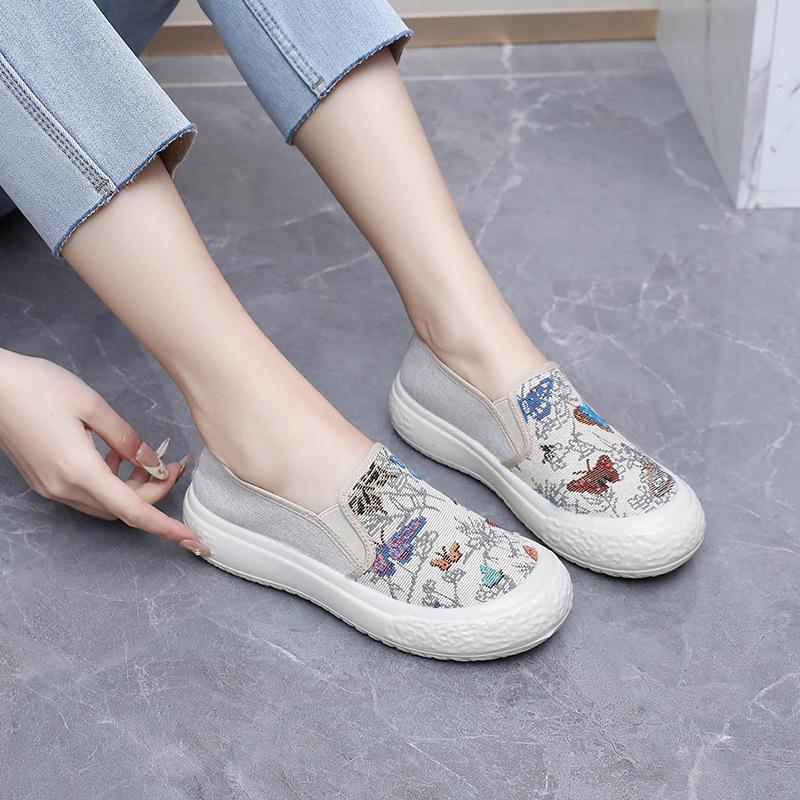 Spring and Summer Old Beijing Women's Loafers, Slip-on Thick-soled Lazy Shoes, Fashionable and Casual Soft-soled Fisherman Shoes