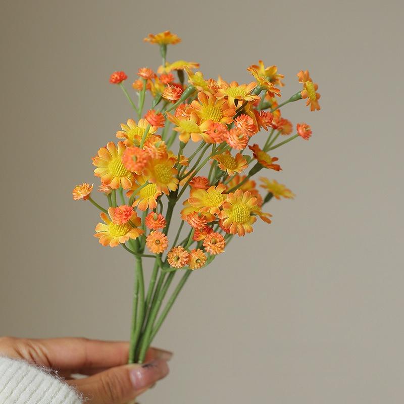 Chamomile artificial flower European dining table small daisy fake flower home outdoor decoration Ono chrysanthemum silk flower оранжевый