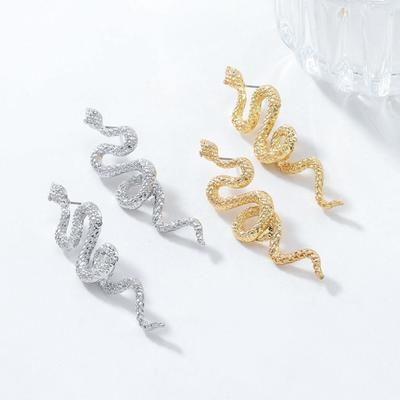 Stilvolle Schlangenohrringe Unisex Punk-Ohrringe Modischer Ohrschmuck Legierungstextur Ohrstecker für multifunktionales Styling