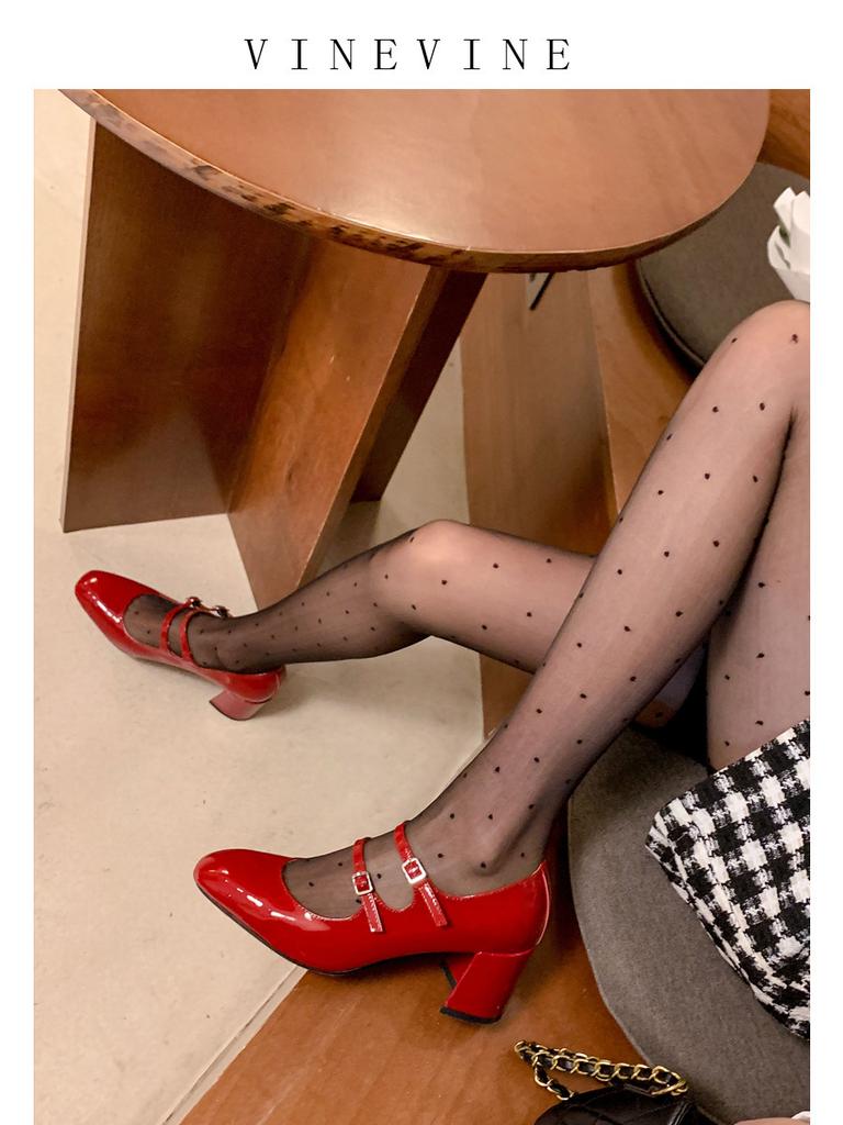 Retro Mary Jane women's shoes 2025 spring and autumn new French medium heel red single shoes women's thick heel small red shoes high heels