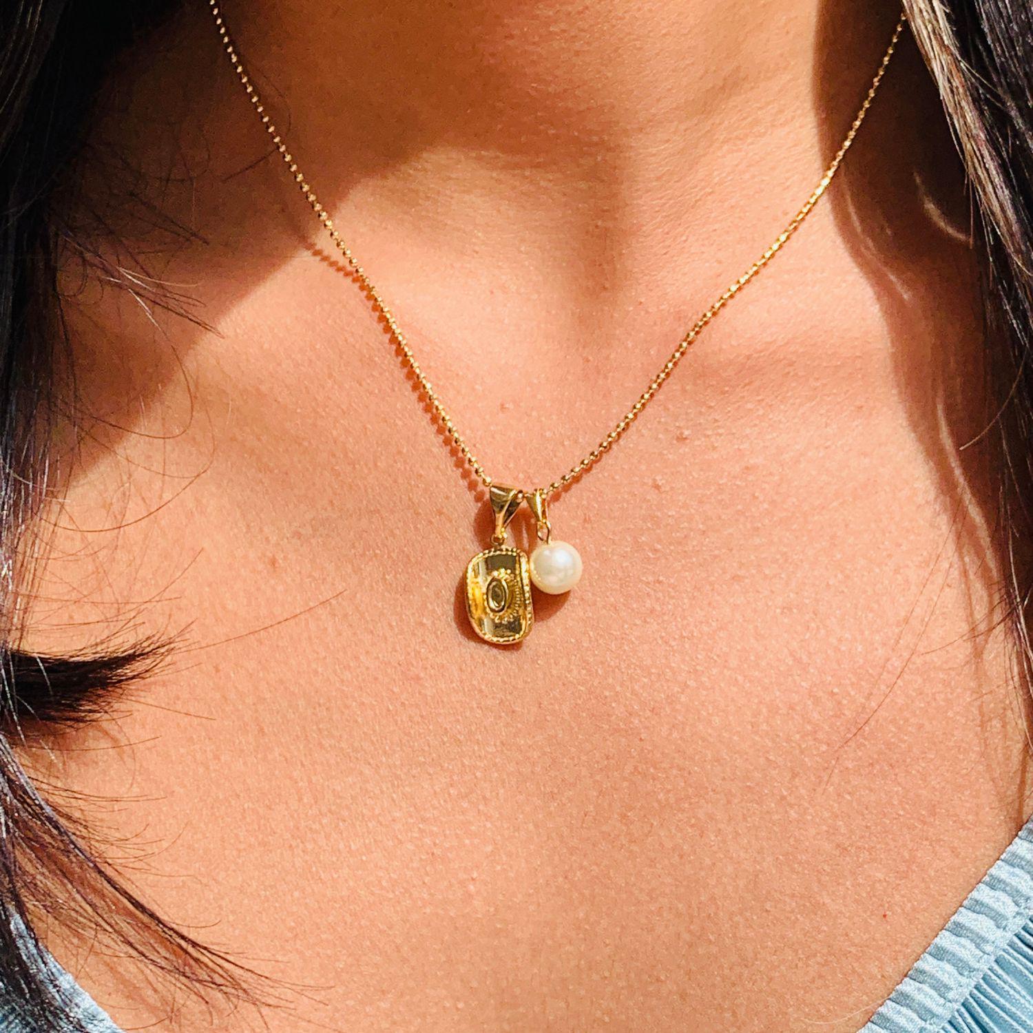 18K Gold Cowboy Boots & Hat Pendant Necklace with Pearl