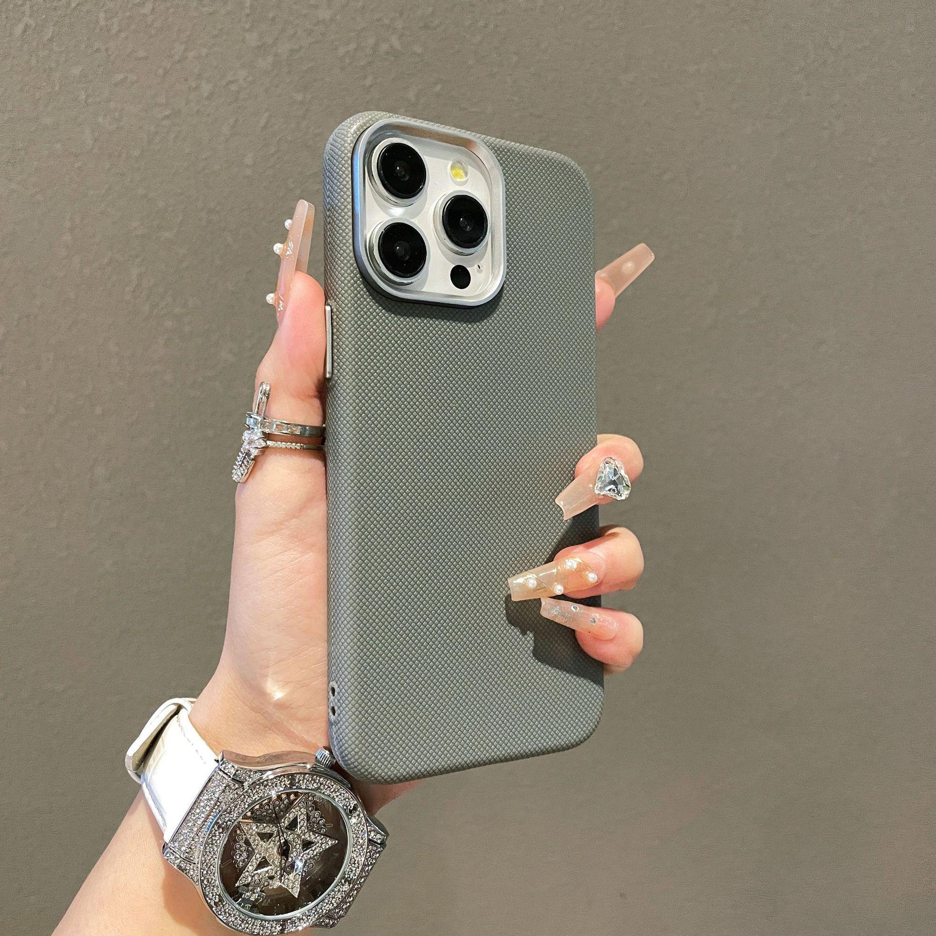 

Grid Cross Pattern Protective Case for iPhone 13/14 and 16 Pro Max iPhone 15