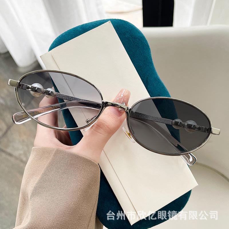 New oval small frame pearl decorative women's color-changing sunglasses Internet celebrity sunshade sunglasses
