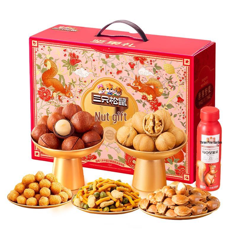 

Подарочная коробка ассорти орехов Три Белки