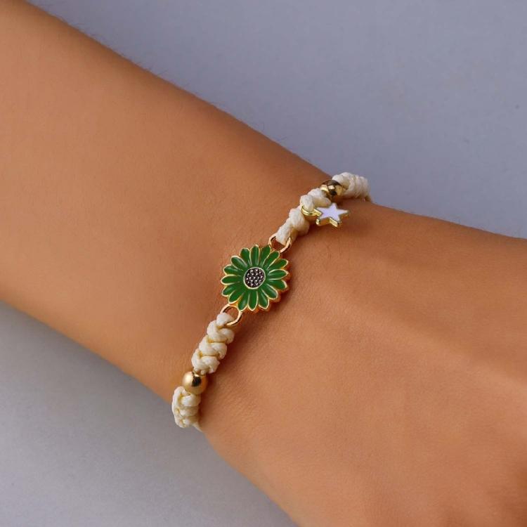 Fashionable Daisy Bracelet Delicate Pendant Bracelet Weaving Bracelet Adjustable Rope Bracelet for Women Matching Outfit