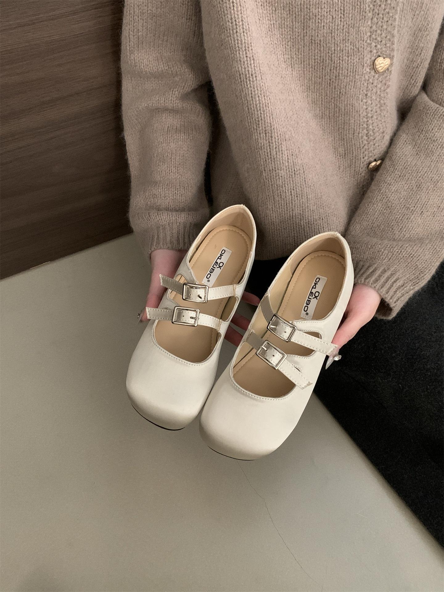 

Южная Корея Дондэмун туфли бабушки 2025 осень новые ретро уменьшающие возраст пряжка ремня круглый носок плоская подошва Мэри Джейн туфли-лодочки женские 39