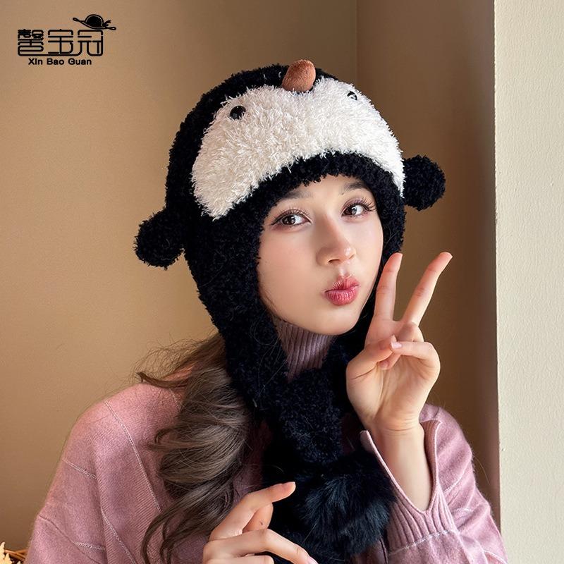Winter cartoon penguin hat women's outdoor warm ear protection knitted wool hat versatile face small pullover hat