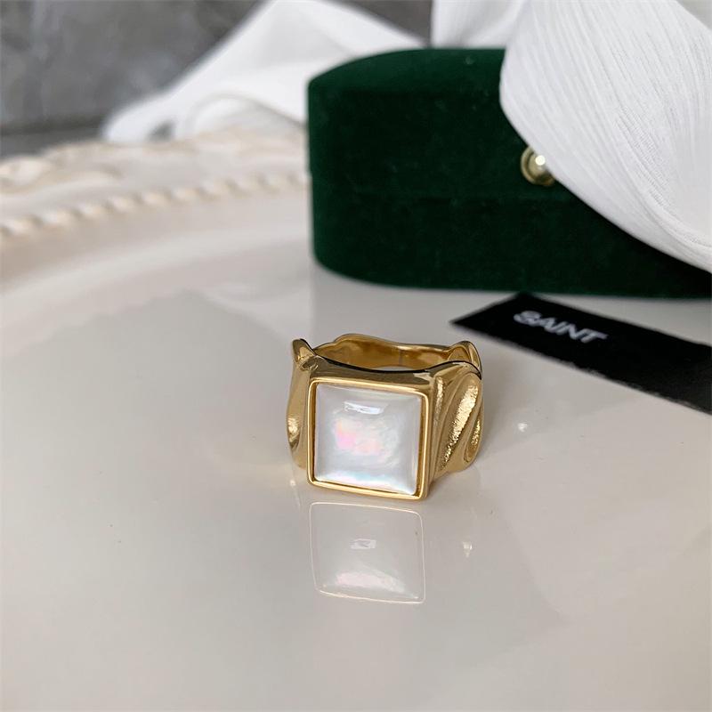 Fashion 18K Gold Plated Retro Shell Ring - European & American Style
