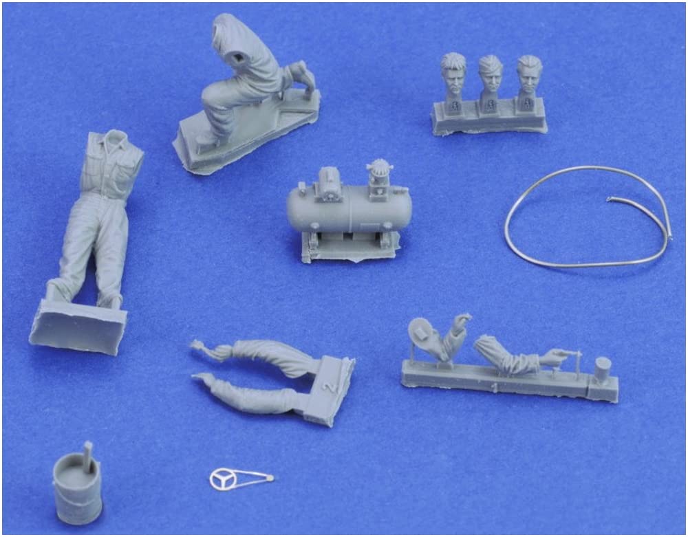 Royal Model 1/72 Paintable Soldiers (Set of 2) Resin Kit RM898