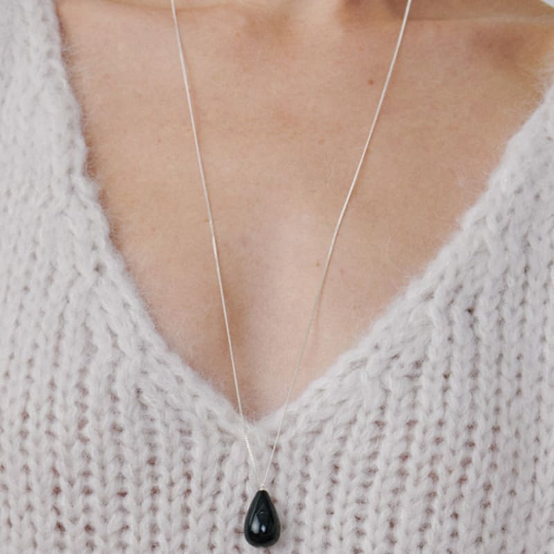 etrive Onyx Tear Necklace