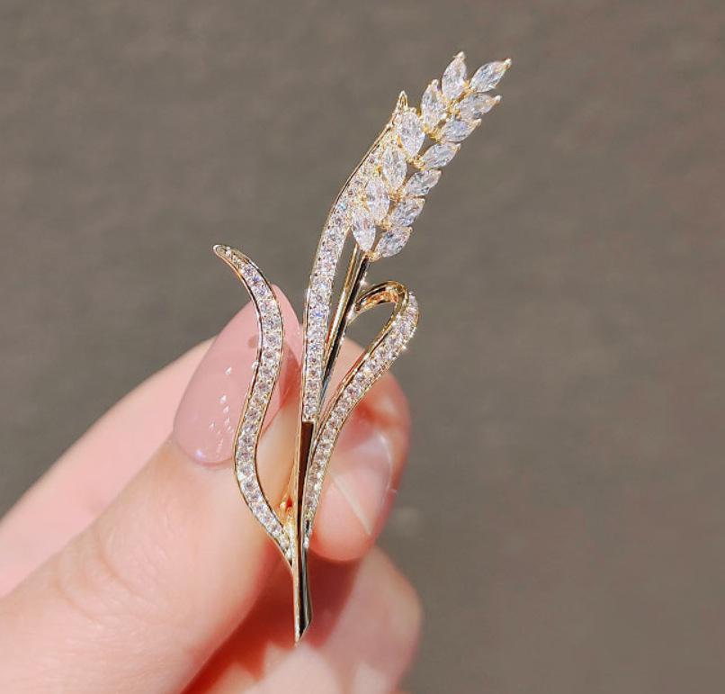 Exquisite High-End Schmetterlingsbrosche für Damenmode - Elegante Corsagen-Nadel & Kleidungsaccessoire