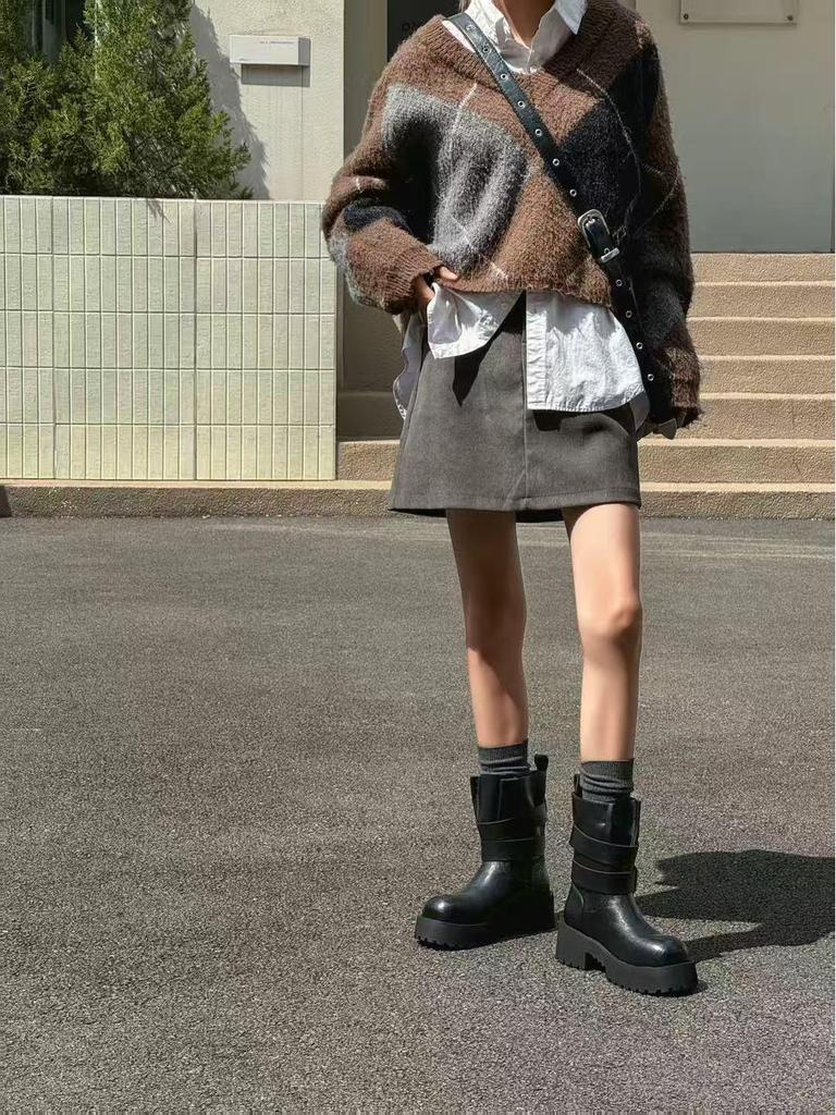 2025 Dámské podzimní/zimní boty Martin v britském stylu: Kotníkové boty na silné podrážce, s kulatou špičkou a zeštíhlující přezkou v pase