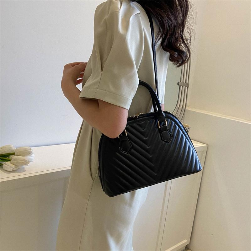 Trendy Fashionable Shell Bag For Women In Black White Green Khaki And Rose Red