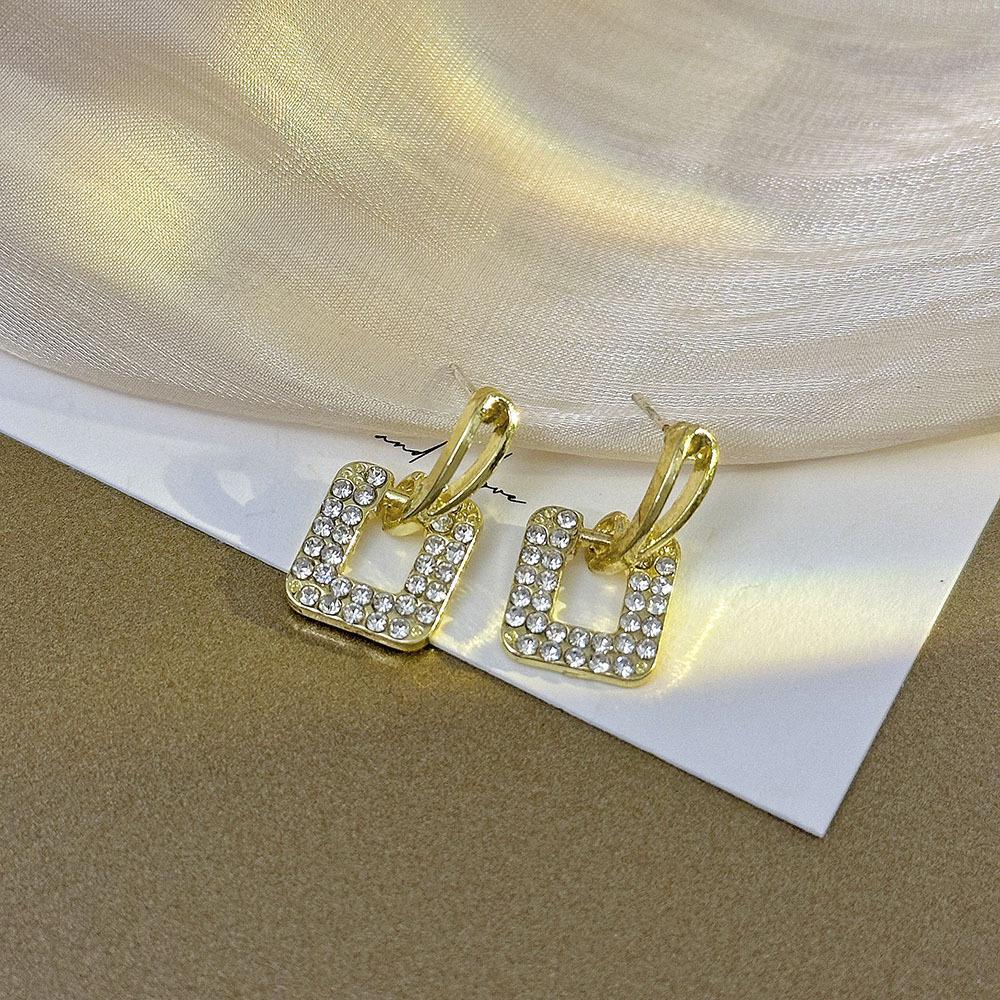 Boucles d'oreilles clous Petite Perle Aiguille Argent Tempérament Haut de gamme Géométriques Boucles d'oreilles pour Trou d'oreille Mignonnes Serties de Diamants Boucles d'oreilles Personnalisées