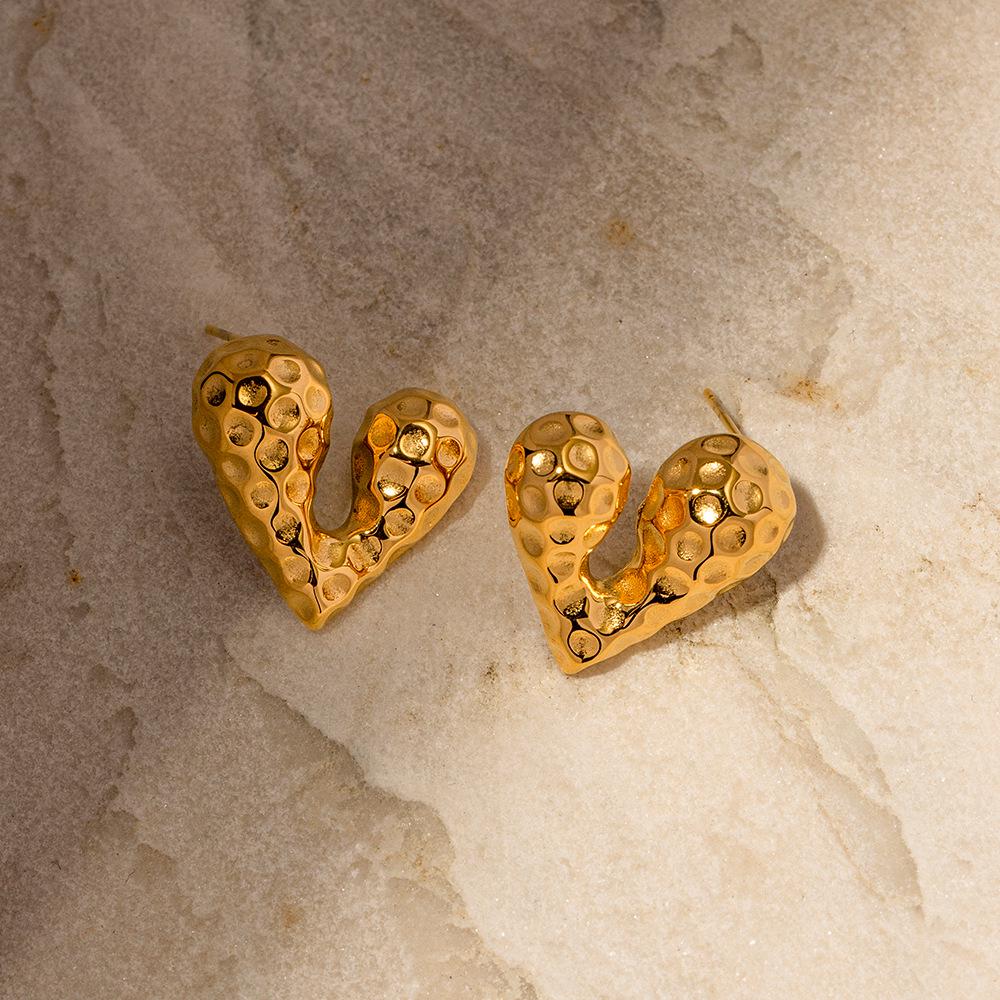 

18K Gold Heart-Shaped Liquid Stud Earrings - Trendy European & American Style
