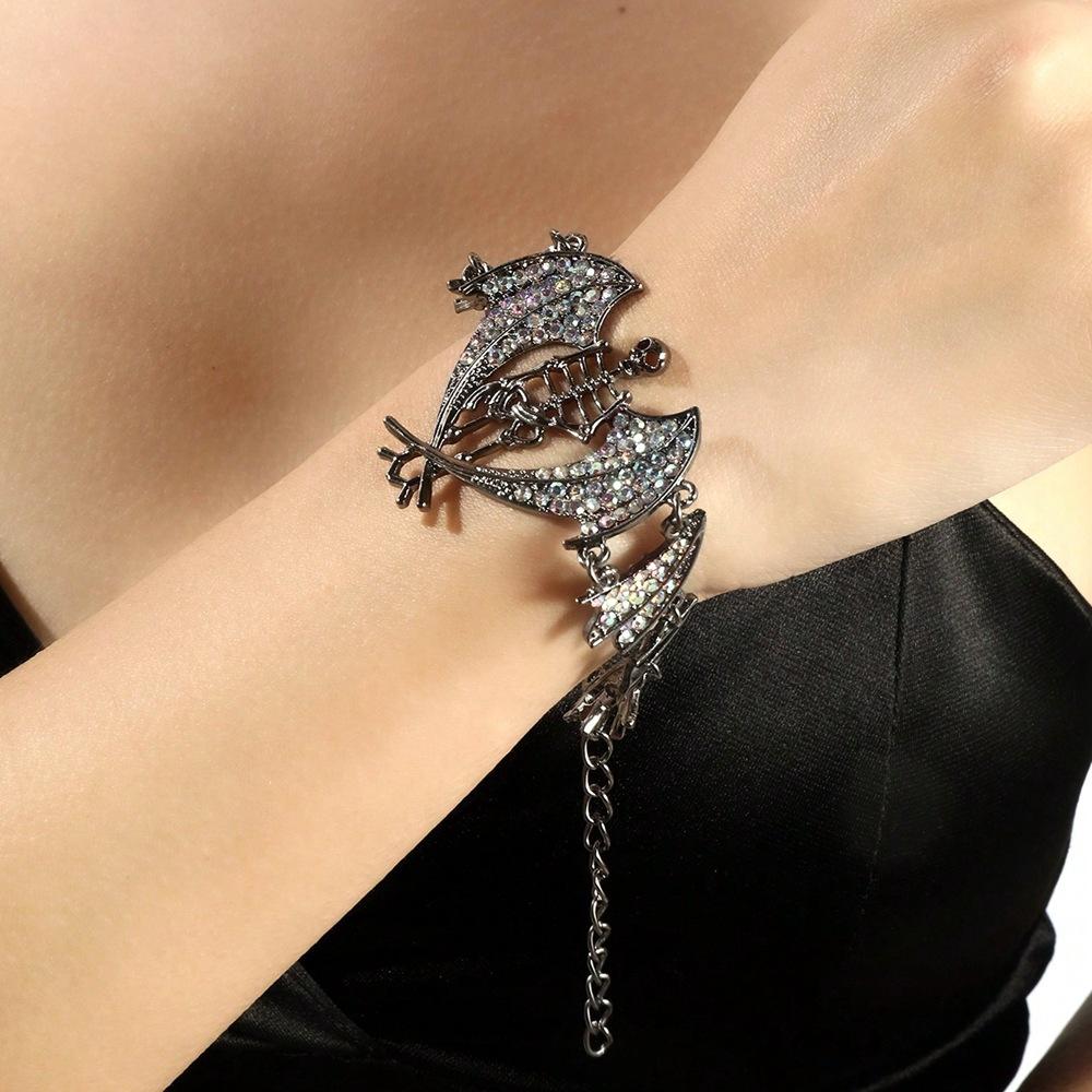 Gothic Punk Exaggerated Shiny Rhinestone Skull Bat Devil Necklace for Women Halloween Jewelry Accessories