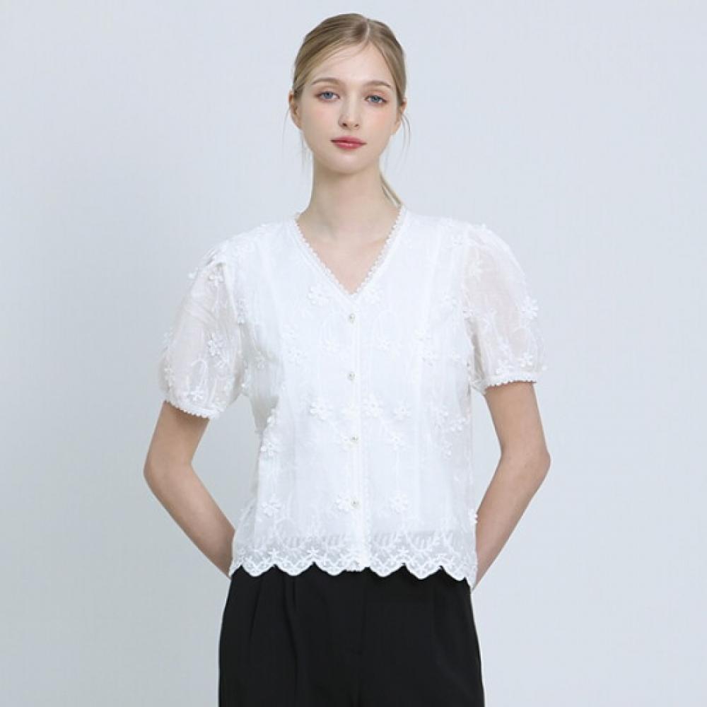 CreSSon Women S daiSy Embroidery V Neck Puff blouSe