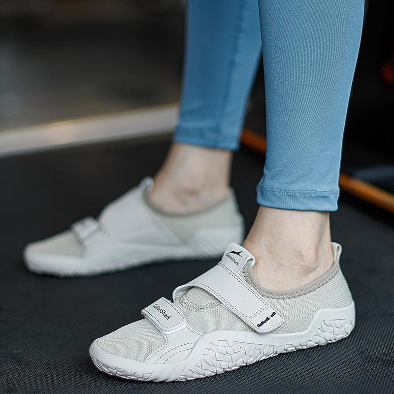 

Goren Shark Унисекс Спортивная и Тренировочная Обувь - Нескользящая, Амортизирующая для Бега, Вождения и Аэробики Size 42