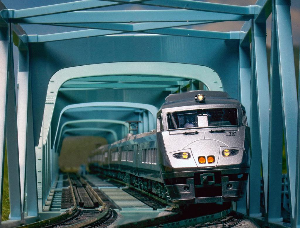 KATO N Gauge 787 Series Tsubame Set Railway Model Train Silver 9-Car 10-1615