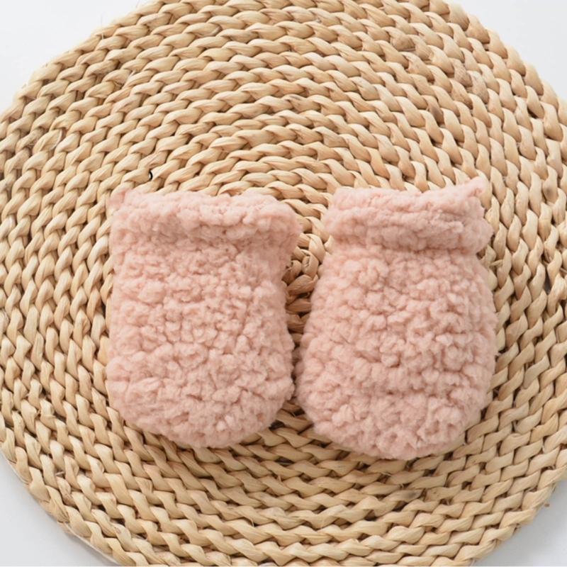 Infant Anti Scratch Gloves Stylish Winter Mittens for Babies Practical Newborn Mittens Soft & Insulated Mittens Gift