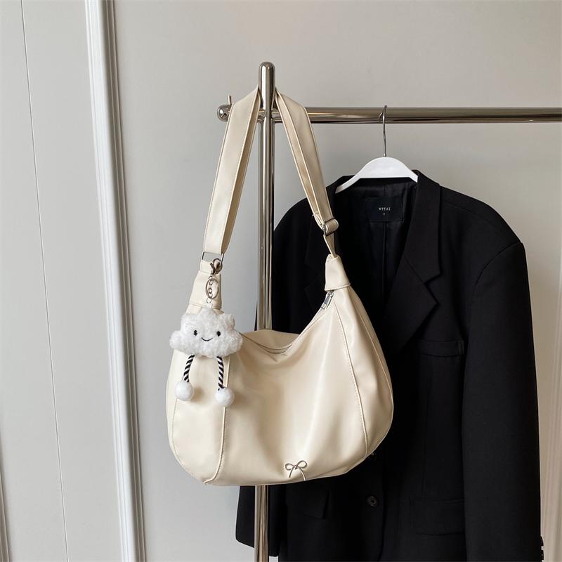 Summer New Large Capacity Underarm Shoulder Bag Crossbody Bag Women's Fashion Backpack Comes with a Small Doll as a Gift