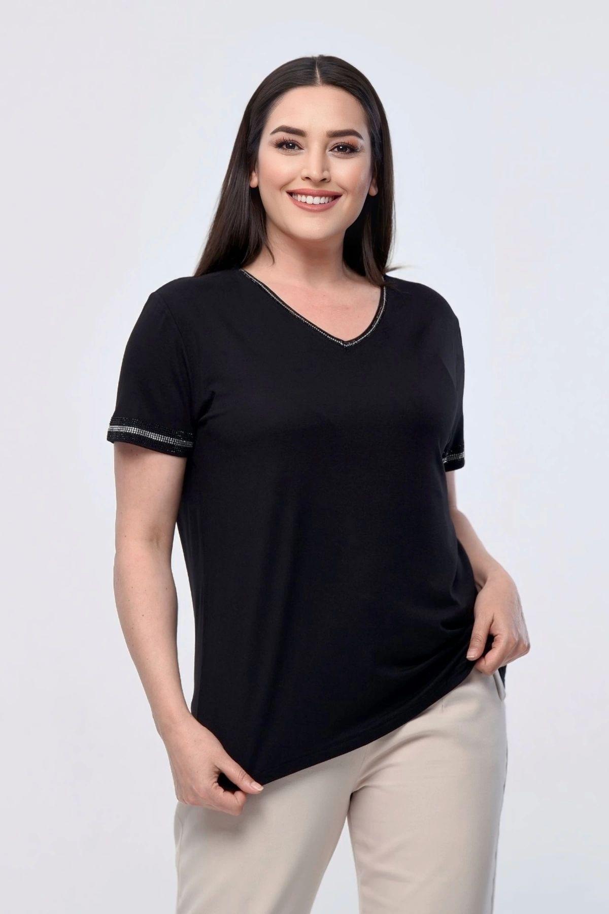 

Women s Big Size Blouse Blouse with Stone Printed Collar and Striped Sleeves 2XL/3XL