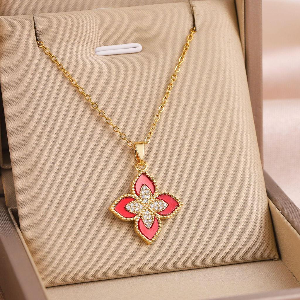 Luxury Rhinestone Four-Leaf Clover Pendant Titanium Steel Necklace Small Fresh Simple Fashion Versatile Temperament Ladies Collarbone Chain