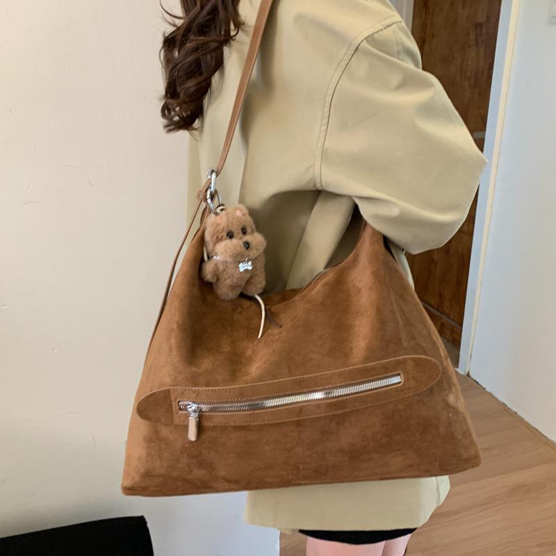

New Retro Leisure Suede Crossbody Bag Large Capacity Shoulder Bag for Women Autumn Winter Fashi Versatile Texture Storage Bags
