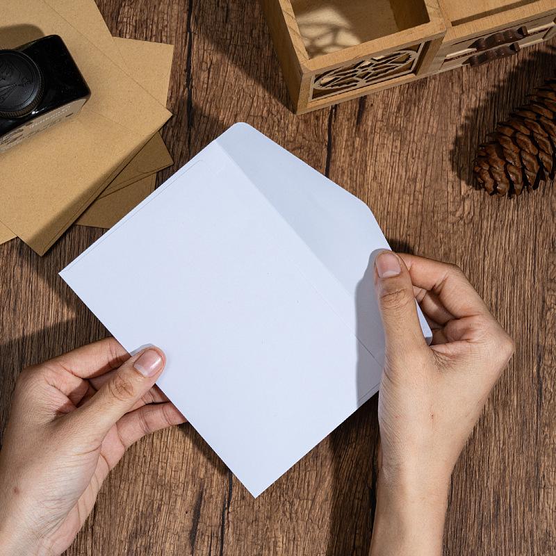 10Pcs European Blank Retro Kraft Paper Envelope 22 * 11cm Self-adhesive White Kraft Paper Envelope Bag