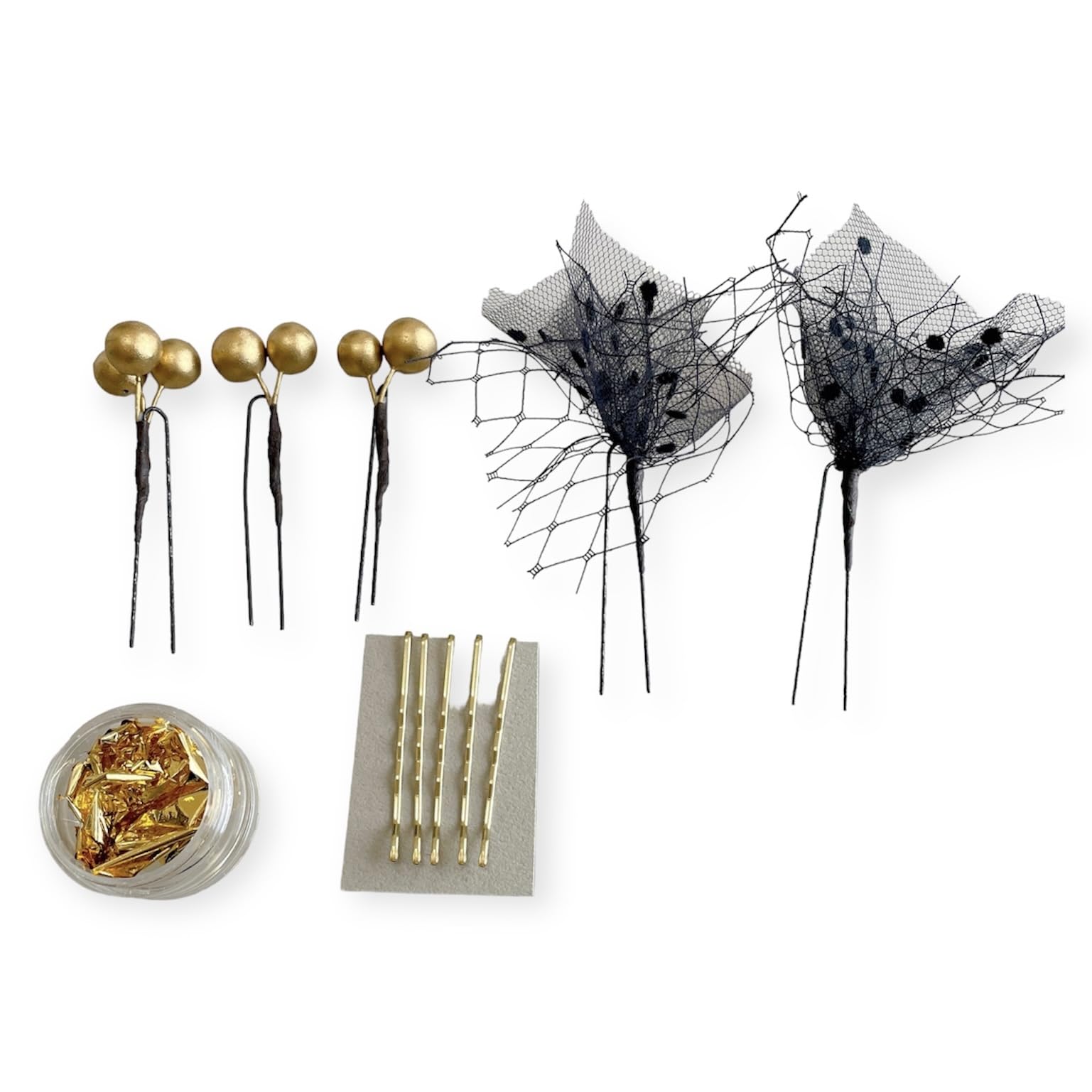 

Japanese-style hair ornament, gold, mizuhiki (decorative cord), gold leaf, polka dots, tulle, gold pins, suitable for Coming-of-Age Day, graduation,
