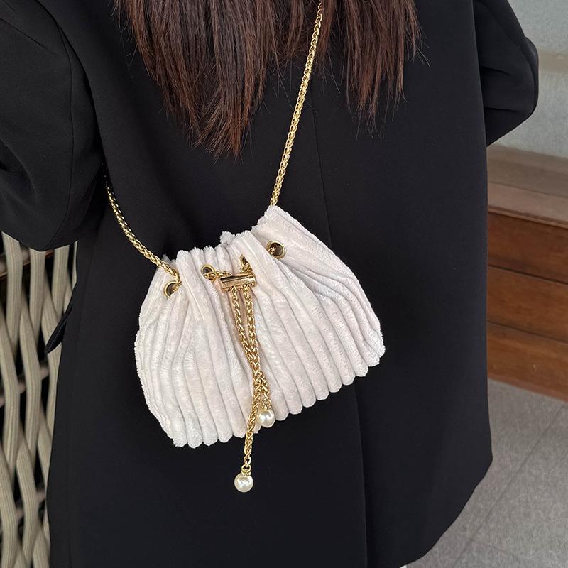 Personalized Chain Pearl Bag, Fashionable Crossbody Bag, Women's Niche Single-shoulder Bucket Bag