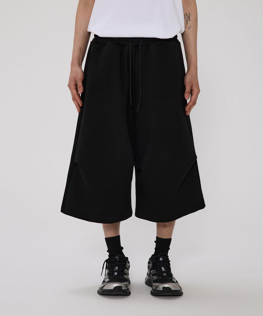 BOUNDARY Decalcomania Backpack Bermuda Pants [Black]