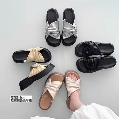 Comfortable, Thick-bottomed Heightening Pleated Slippers Women's 2025 New Korean Version of Versatile Flat-bottomed One-word Sandals Summer Wear