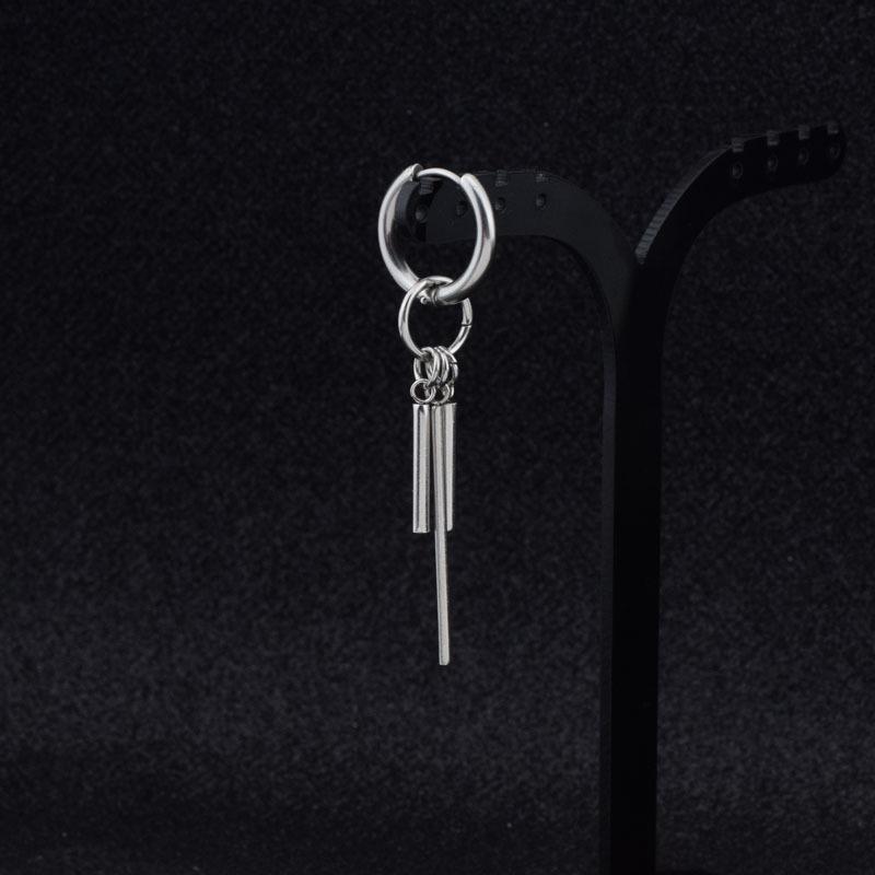 

Унисекс серьги в стиле Цай Сюйкуня: Холодный стиль, универсальный дизайн с тремя перекладинами