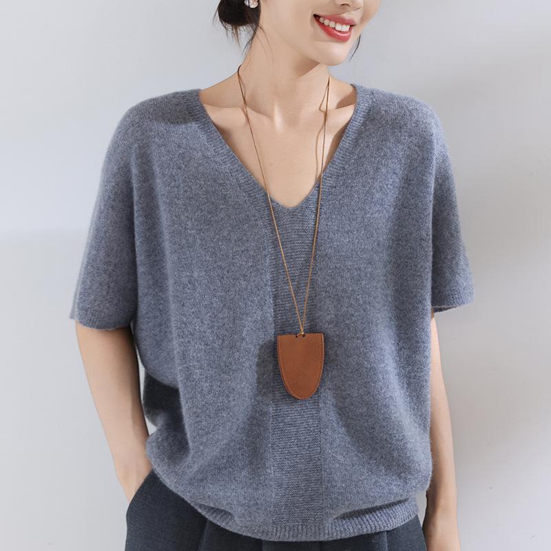 Women's V-Neck Loose-Fit Pure Cashmere Knitwear - Short Sleeve, 100% Goat Cashmere Pullover for Spring and Autumn.