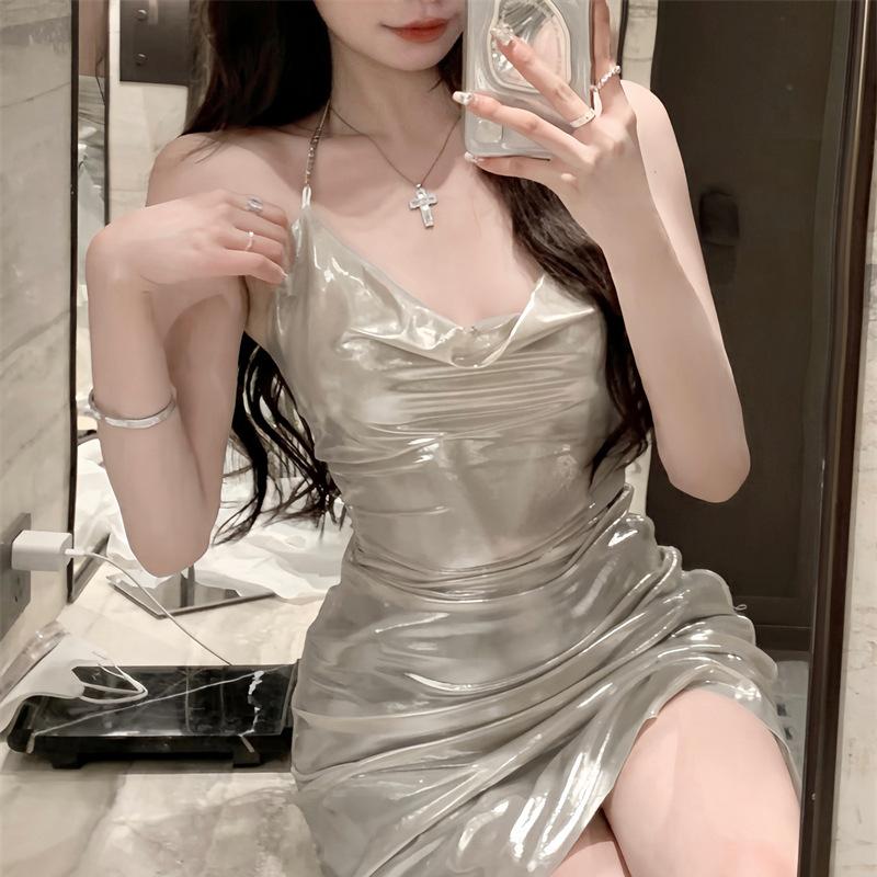 New women's clothing Spice Girl neck chain pleated backless waist dress
