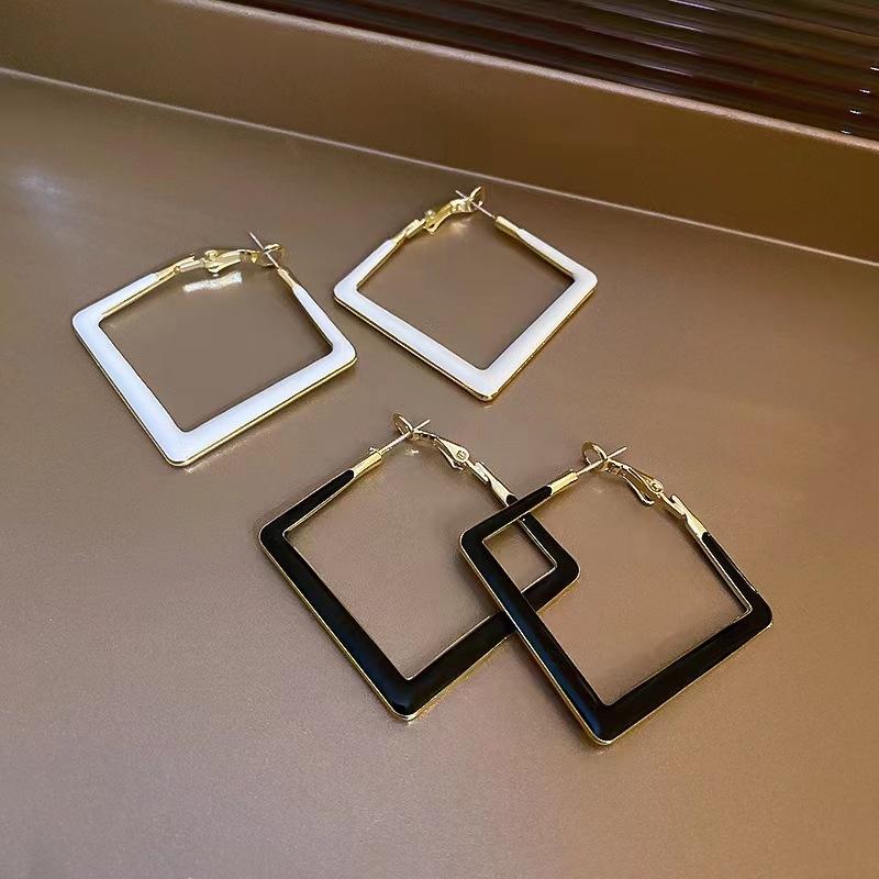 Simple temperament geometric square oil drop earrings ear buckles women's 111 silver needle light luxury high-end earrings Internet celebrity earrings