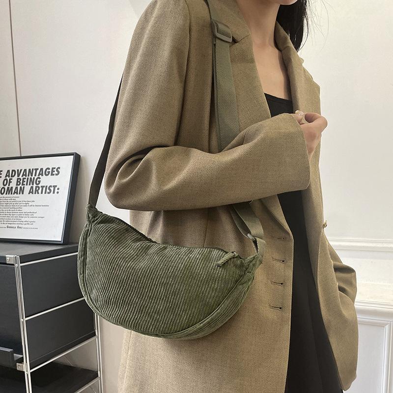 2025 new trendy dumpling bag lightweight small satchel underarm bag foreign style shoulder canvas bag velvet messenger bag bag women