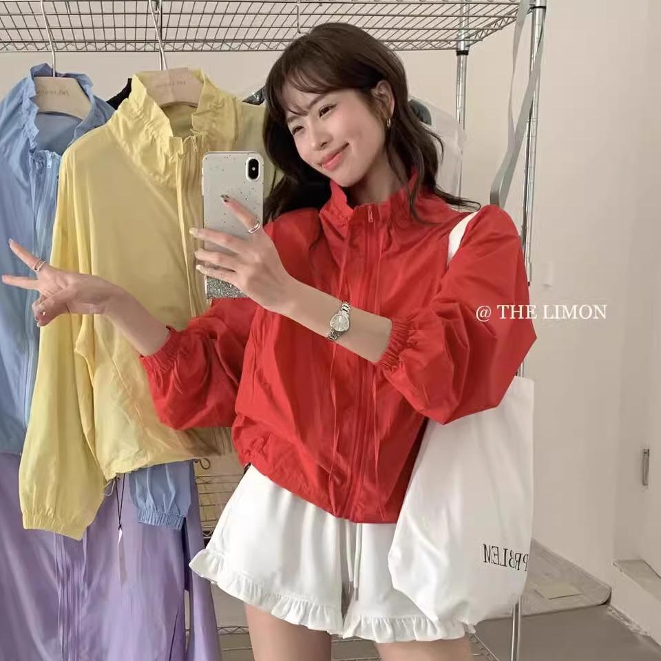 

Женский универсальный ветрозащитный плащ со стойкой и кулиской, защита от солнца, приталенный крой, однотонный – коллекция весна/лето 2025 One Size красный