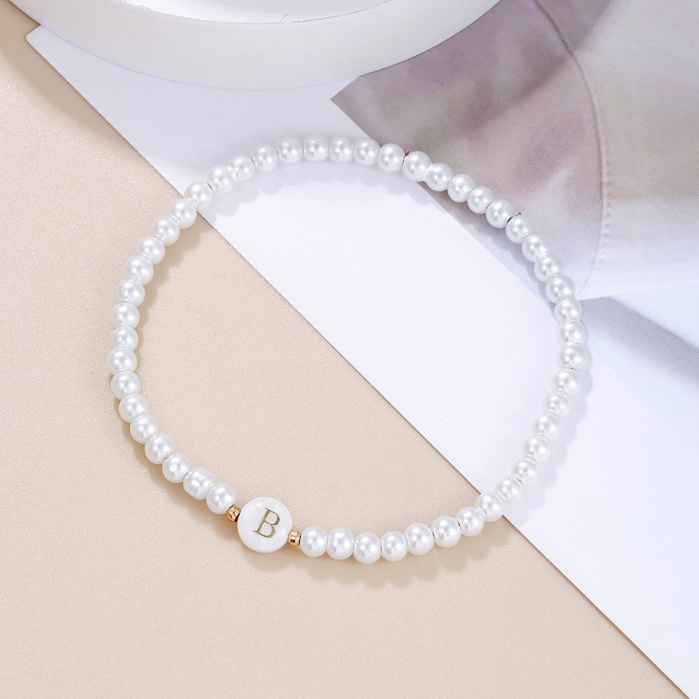 26 Alphabet Letter Shell Charm Artificial Pearl Bracelets Women Girl Charming Simulated Pearl Beads Wristband Bracelets Jewelry